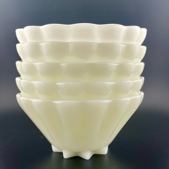 Vintage Milk Glass Serving Bowl and 5 Salad Bowls Rachel Pattern Anchor Hocking - Picture 6 of 13